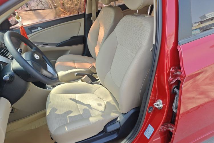 Used Hyundai Verna (older generation) 2014 1.4L Automatic Smart GLS Left Front Seat