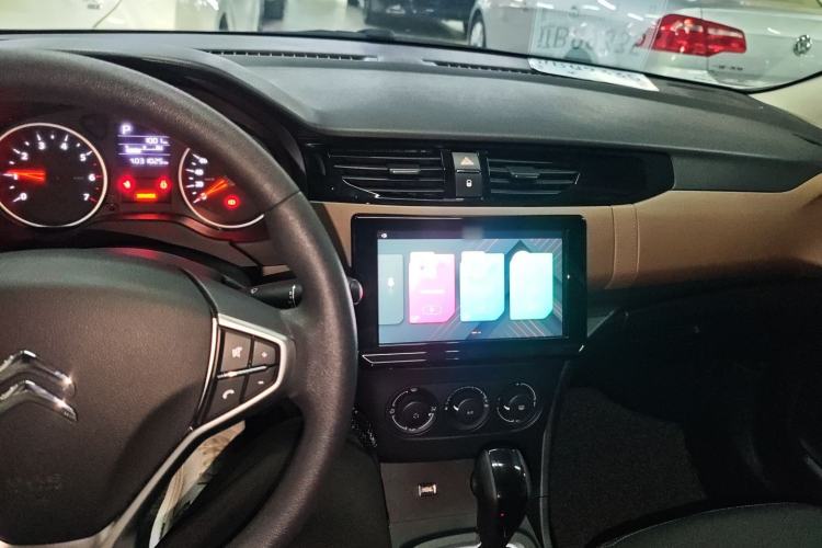 Used Citroen C4L 2019 230THP Automatic Leading Model Center Console