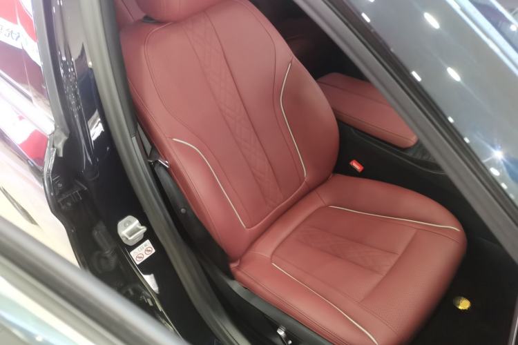 Used BMW 5 Series 2023 530Li Leading Model M Sport Package Right Front Seat