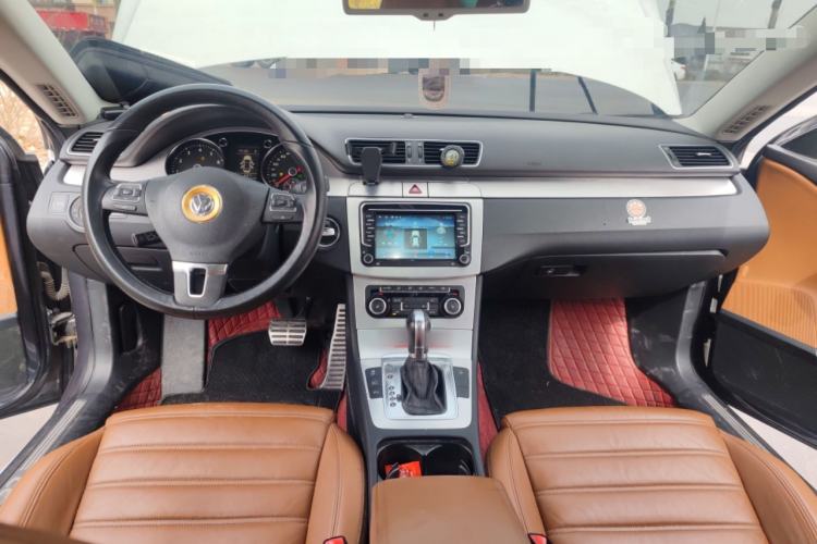 Used Volkswagen FAW-Volkswagen CC 2011 1.8TSI Luxury Model Center Console