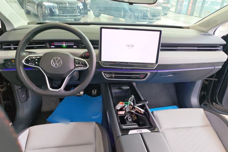 Used Volkswagen ID.7 VIZZION 2024 AIR model Center Console