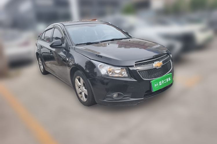 Used Chevrolet Cruze 2014 1.6L SL Millionth Anniversary Edition MT Front Right 45 Deg