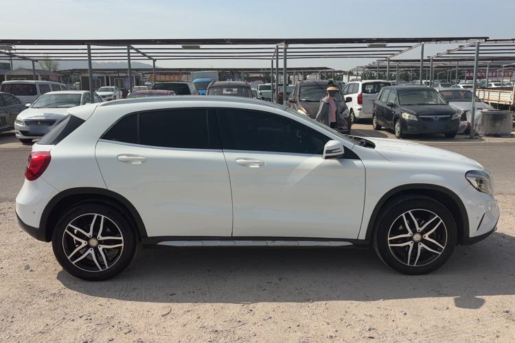 Used Mercedes-Benz GLA 2016 GLA 200 Fashion Model Exterior 4