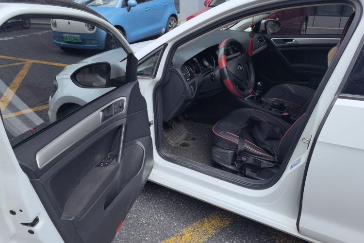 Used Volkswagen Golf 2018 1.6L Manual Fashion Edition