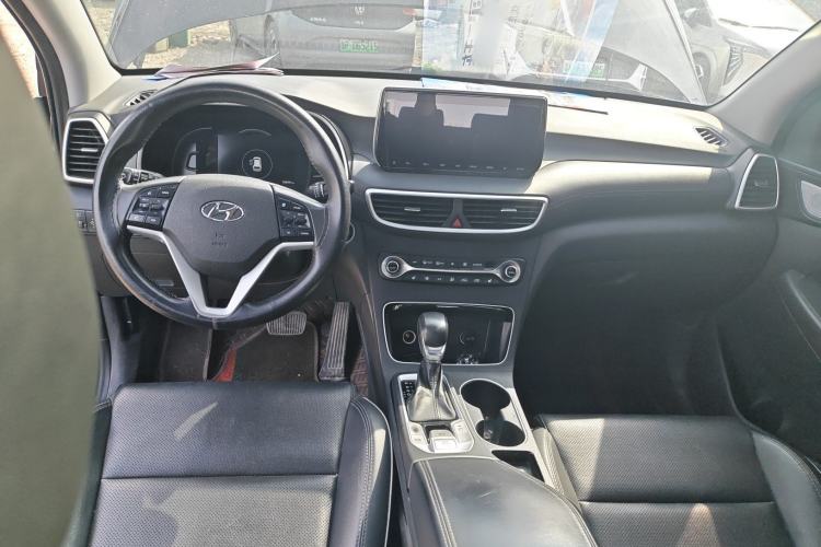 Used Hyundai Tucson 2019 280TGDi Dual-Clutch Two-Wheel Drive Smart Connect Version China VI Center Console