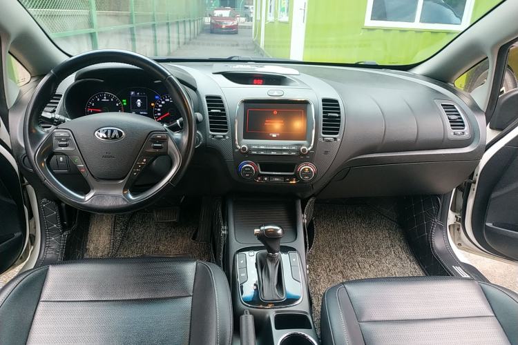 Used Kia K3 2017 1.6L Automatic 15th Anniversary Special Edition GLS Center Console