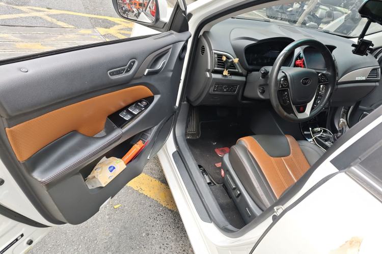 Used BYD Qin New Energy 2015 1.5T Dual-Crown Flagship Plus Edition
