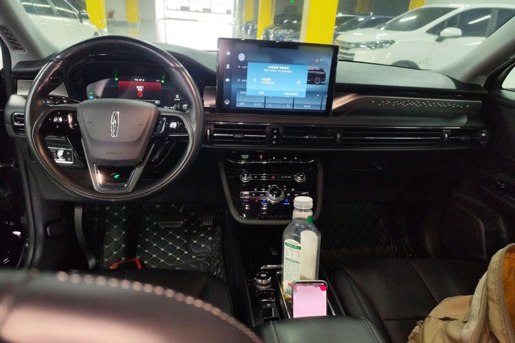 Used Lincoln Corsair 2022 2.0T Two-Wheel Drive Deluxe Edition Center Console