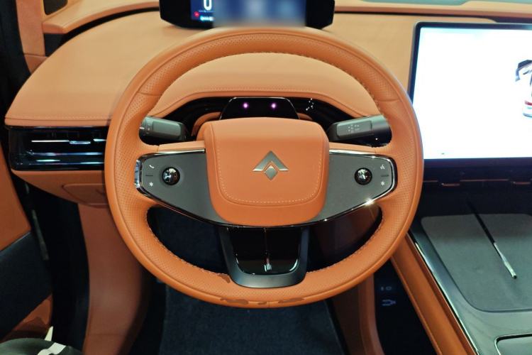 Used Hyptec HT 2024 825 Ultra-High Voltage Intelligent Driving Edition
