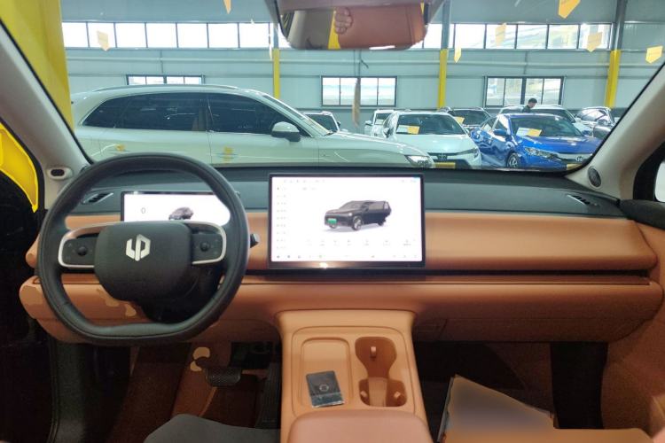 Used Leapmotor C16 2024 Range-Extended 200 Luxury Edition Center Console