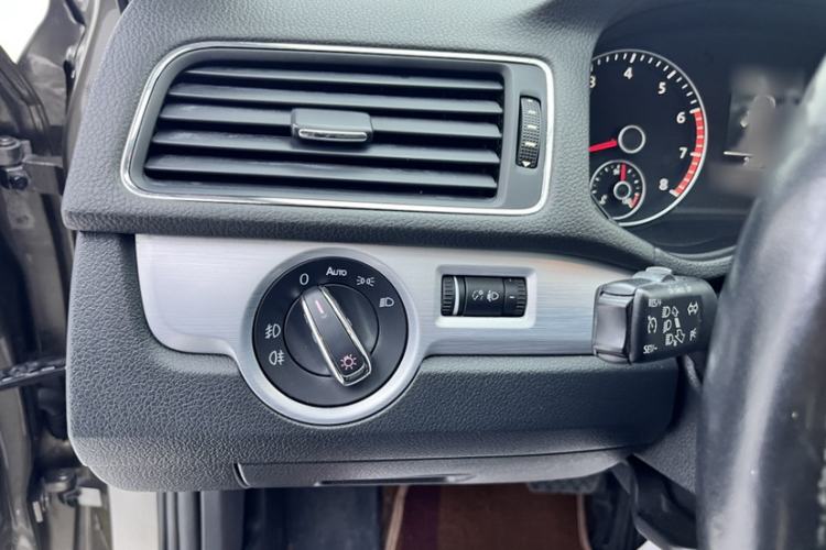 Used Volkswagen Passat 2014 1.8TSI DSG Prestige Edition Interior 9