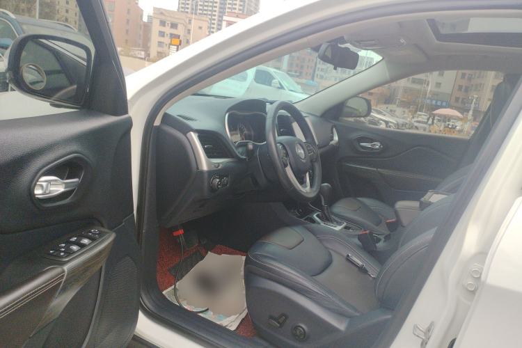 Used Jeep Cherokee 2016 2.4L Leading Edition