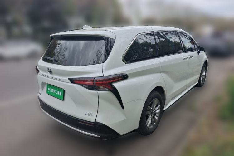 Used Toyota SIENNA 2024 2.5L Hybrid Comfort Edition Rear Right 45 Deg