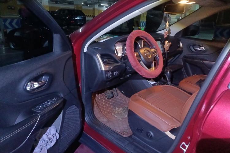 Used Jeep Cherokee 2014 2.4L Luxury Edition