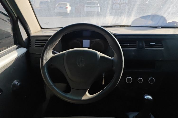 Used Jinbei Hiace X30 2020 1.5L Super-Comfortable Version China VI Standard SWC15M Steering Wheel