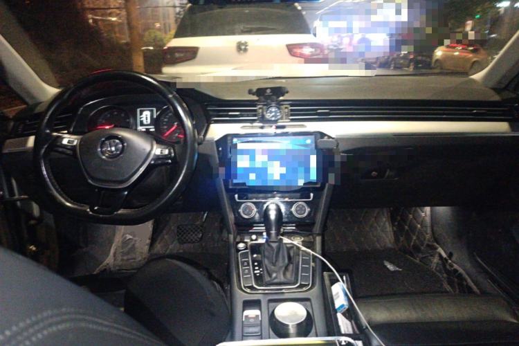 Used Volkswagen Magotan 2017 330TSI DSG Leading Model Center Console