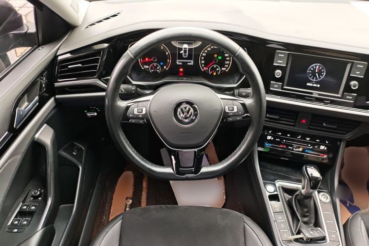 Used Volkswagen Sagitar 2020 280TSI DSG Luxury Version China VI Standard Steering Wheel