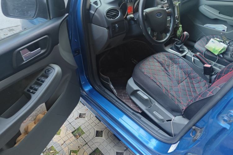 Used Ford Focus 2011 Hatchback 1.8L Manual Classic Model
