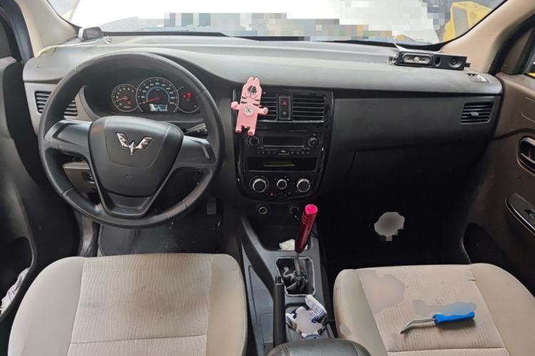 Used Wuling Rongguang V 2018 1.5L Standard Version
