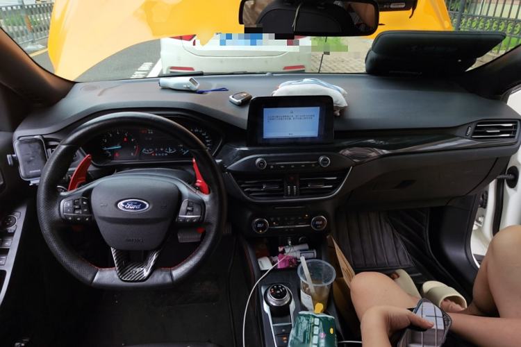 Used Ford Focus 2019 Hatchback EcoBoost 180 Automatic ST Line Center Console