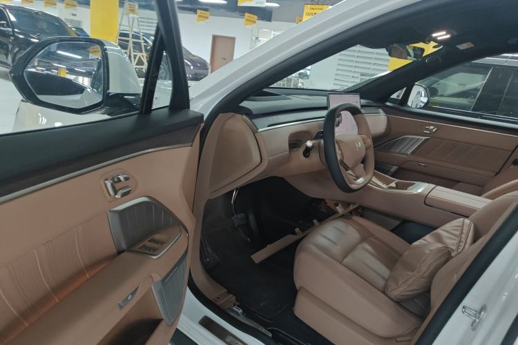 Used ONVO Luxeed L90 2025 Model—Pro Six-Seater Version