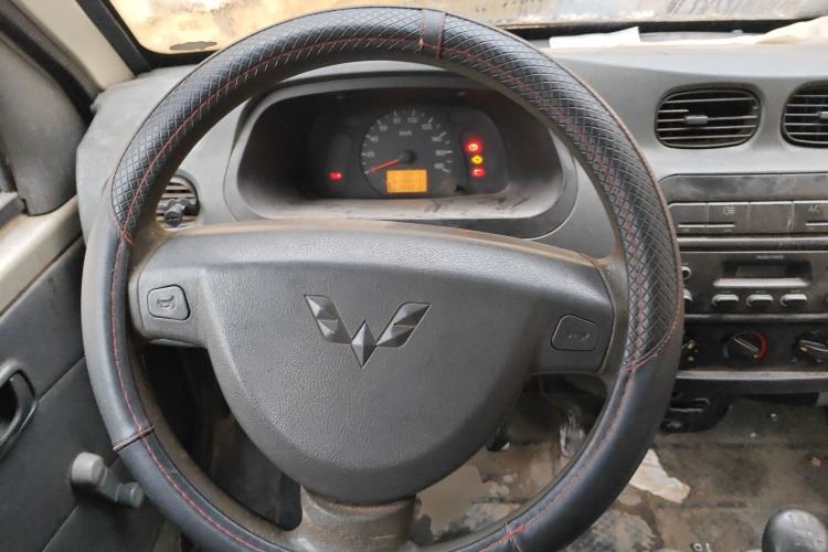 Used Wuling Zhiguang 2010 1.0L New Version Practical Short-Body L2Y