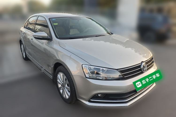 Used Volkswagen Sagitar 2015 1.6L Automatic Comfort Model
