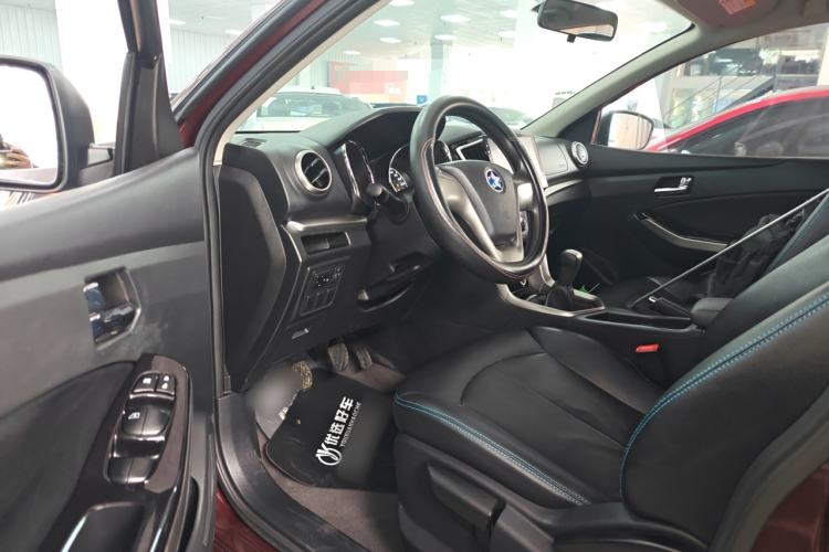 Used Venucia T70 2016 1.6L Manual Ruixing Edition
