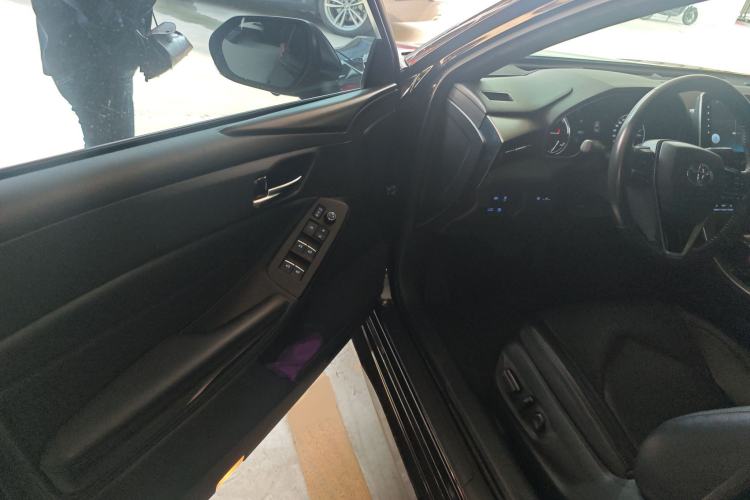 Used Toyota Avalon 2019 Dual-Engine 2.5L Luxury Edition China VI Standard