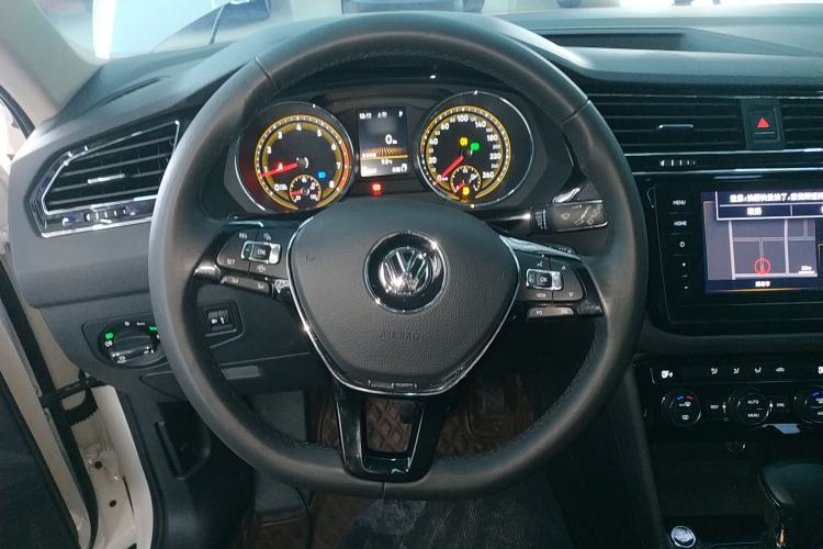 Used Volkswagen Tiguan L 2020 330TSI Automatic Two-Wheel Drive Panoramic Comfort Edition China VI Standard