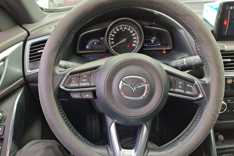 Used Mazda CX-4 2018 2.0L Automatic Two-Wheel Drive Blue Sky Premium Upgrade Version China V Standard Steering Wheel