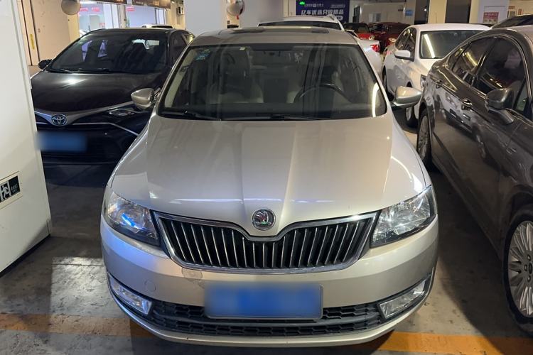 Used Skoda Rapid 2013 1.6L Manual Preferred Version
