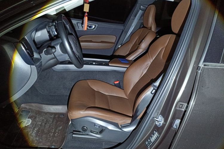 Used Volvo XC60 2020 T5 4x4 Zhiyi Luxury Edition