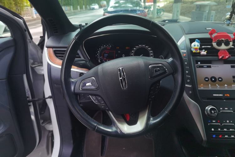 Used Lincoln MKC 2016 2.0T Two-Wheel Drive Luxury Edition
