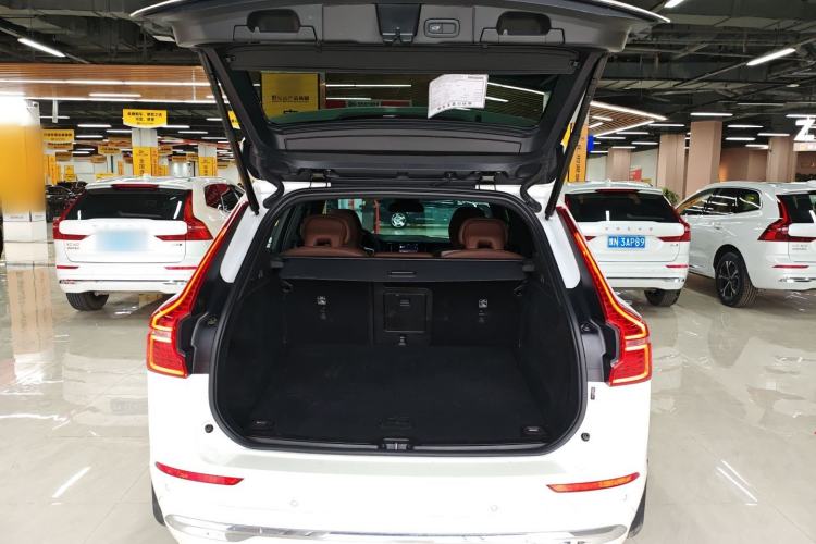 Used Volvo XC60 2024 B5 4x4 Smart Luxury Edition