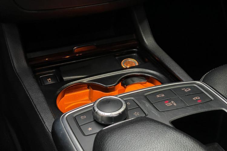 Used Mercedes-Benz M-Class 2014 ML 400 4MATIC Dynamic Model Interior 11