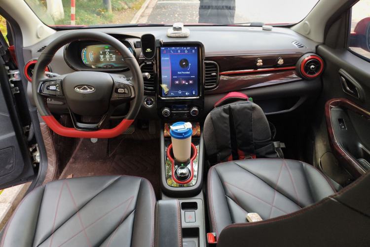 Used Chery Little Ant 2022 Restyled Version Sweet Pink Edition Half-Sugar Version 28.8 kWh 30 kW 301 km Center Console