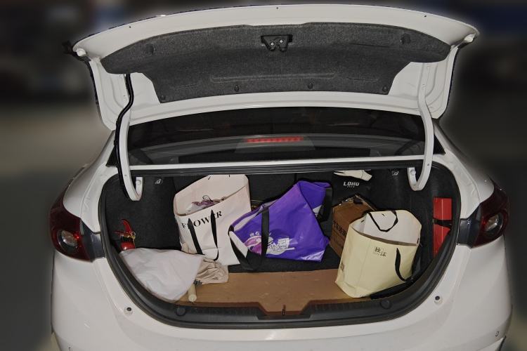 Used Mazda 3 Axela 2016 Sedan 1.5L Automatic Luxury Model
