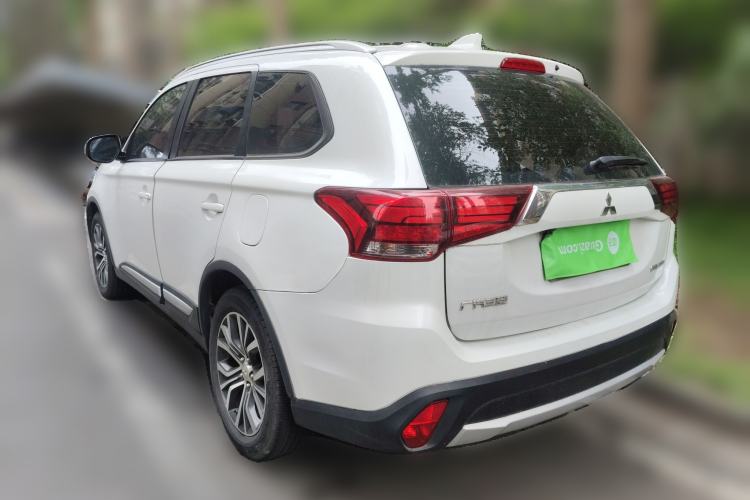 Used Mitsubishi Outlander 2018 2.0L Two-Wheel Drive Glory Edition 5 Seats

