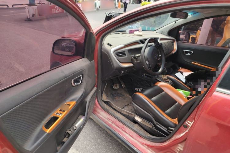 Used Geely Auto Vision X1 2017 1.3L Automatic Player Edition Interior 3