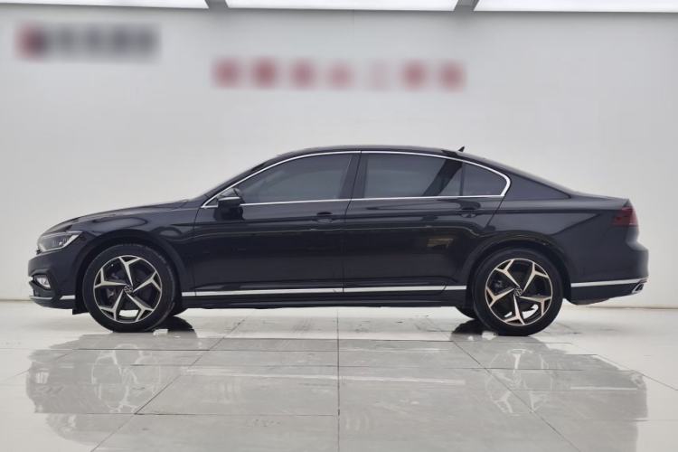 Used Volkswagen Magotan 2023 2 Million Units Limited Edition 330TSI DSG Leading Version Exterior 5