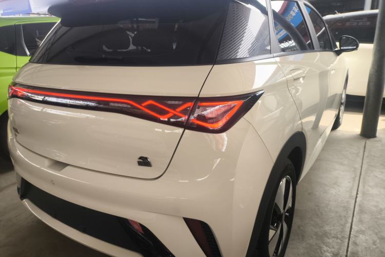 Used BYD Dolphin 2023 420 km Fashion Edition
