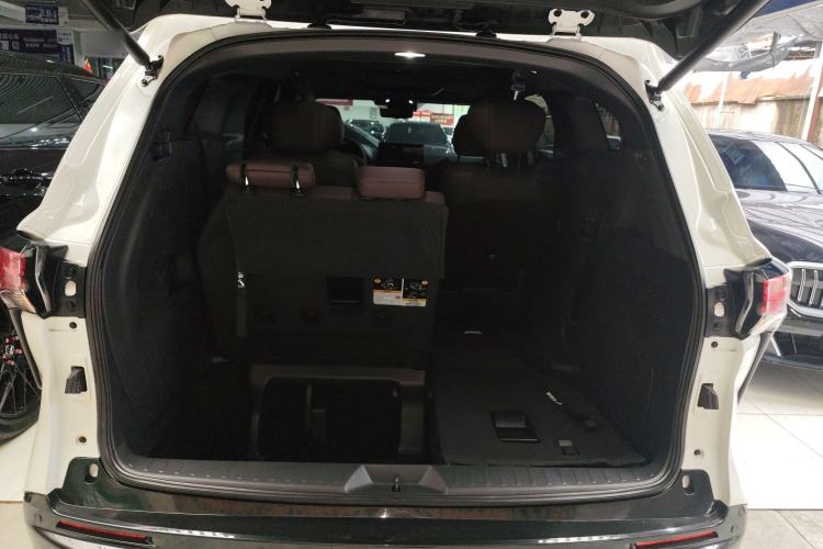 Used Toyota Granvia 2022 2.5L Hybrid Flagship Edition Trunk