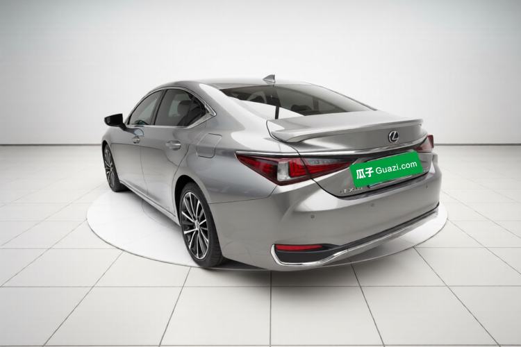 Used Lexus ES 2021 300h Premium Edition
