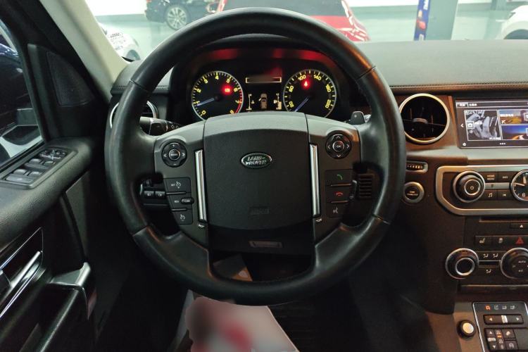 Used Land Rover Discovery 2016 3.0 SC Obsidian Black Heritage Edition SE
