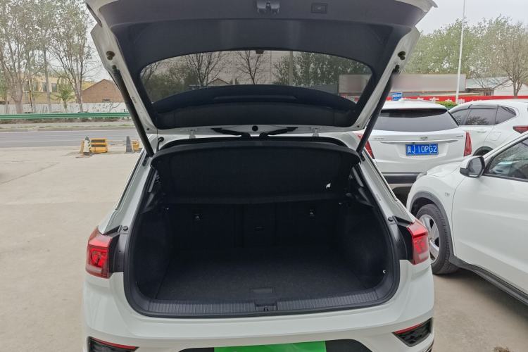 Used Volkswagen T-ROC 2021 280TSI DSG Two-Wheel Drive Comfort Connect Edition Trunk