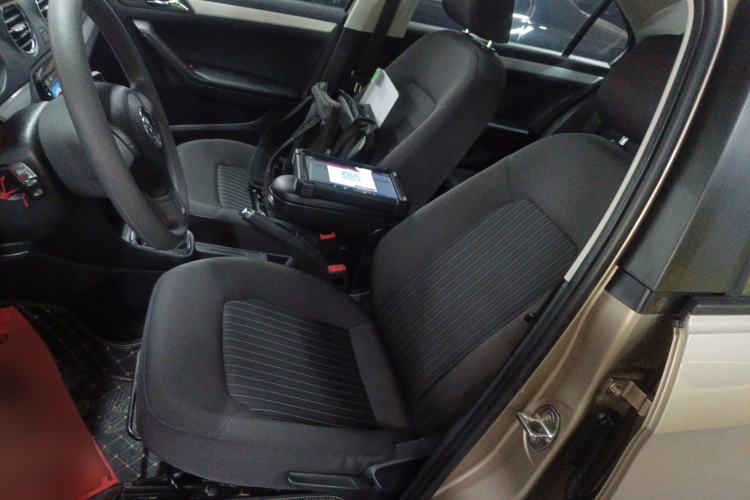 Used Volkswagen Jetta 2015 Zhuihui Edition 1.6L Manual Comfort Model
