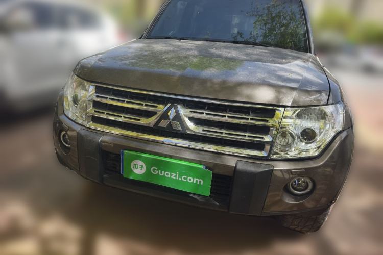 Used Mitsubishi Pajero 2011 3.0L Elite Edition Front