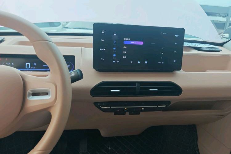 Used Geely Galaxy Panda 2024 Facelifted Panda Mini 200km Dragon Edition Interior 3