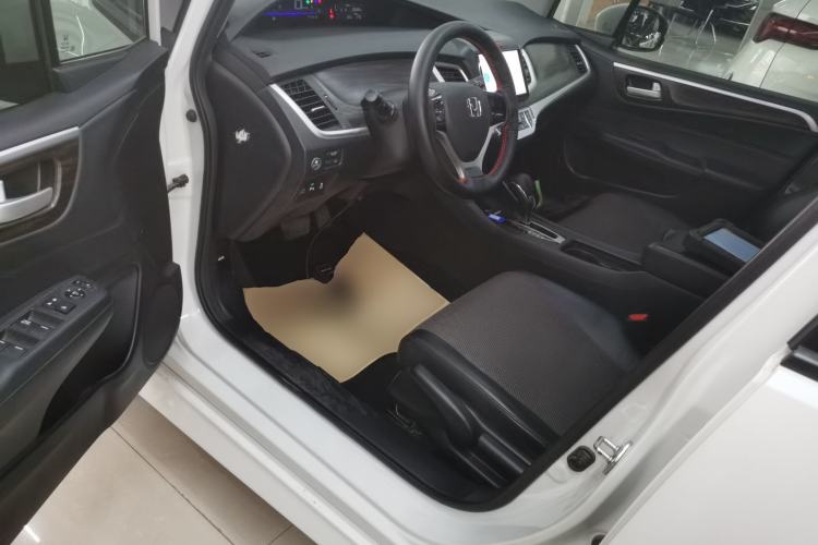 Used Honda Jade 2017 1.8L automatic Comfort version 5 seats
